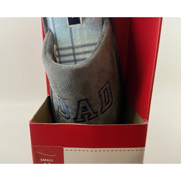 Club Room Men's Cushioned "Dad" Slippers Bed Slides Grey Embroidery S 6-7 NEW - Picture 3 of 3